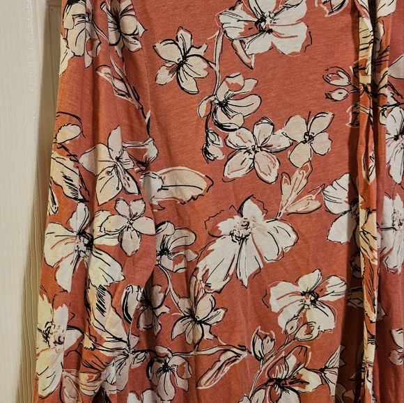 Olsen pink floral top size L - Picture 2 of 13